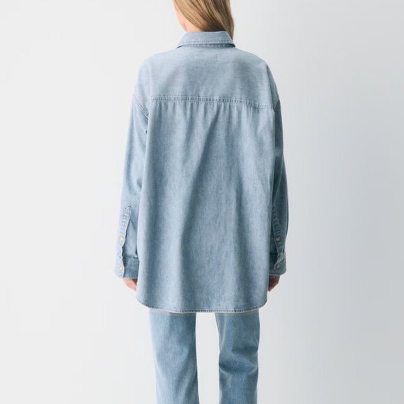 Aritzia Denim Forum The '80s Comfy Denim Shirt - Picture 2 of 4